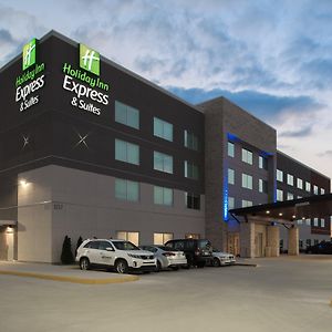 Holiday Inn Express & Suites Kingdom City, An Ihg Hotel